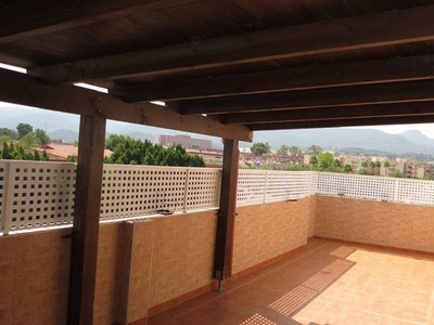 Alquiler de ático en avenida Pintor Pedro Cano de 4 habitaciones con terraza y garaje