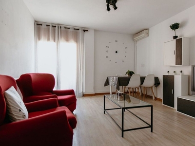 Alquiler de piso en plaza Lizana de 3 habitaciones con aire acondicionado y calefacción