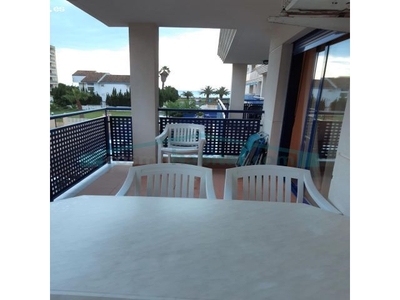 Apartamento en la Playa de Nules de alquiler vacacional, con vistas al mar, terraza y piscina!