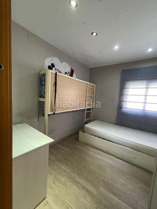 Piso con 2 habitaciones con aire acondicionado en Tarragona