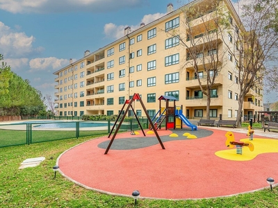 Piso en alquiler en Son Cotoner de 3 habitaciones con piscina y garaje