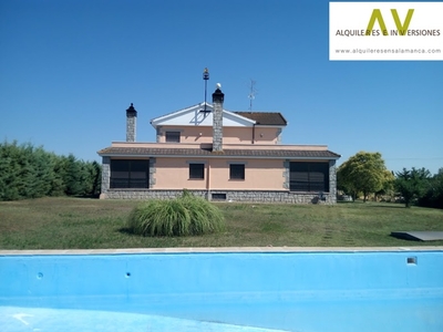Venta de casa con piscina y terraza en Castellanos de Villiquera, CASTELLANOS DE VILLIQUERA