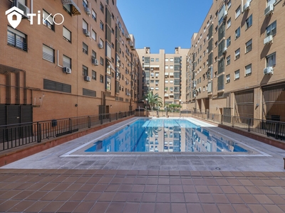 Venta de piso con piscina en Villaverde (Madrid), Los Rosales