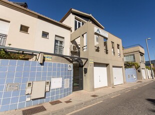 Adosado en venta en Armilla, Granada