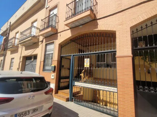 Casa adosada en venta en Calle de Sánchez Cotán en La Algaba por 239,900 €