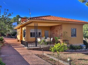 Casa con terreno en Chiva