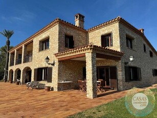 Casa con terreno en L'Ametlla de Mar