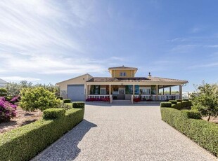 Casa con terreno en Moraleda de Zafayona