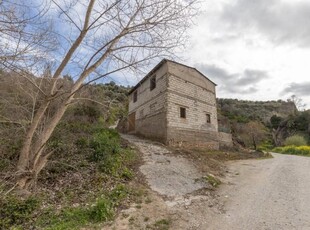 Casa con terreno en Piñar