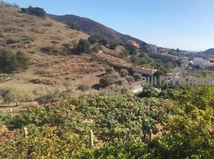 Casa con terreno en Rincón de la Victoria