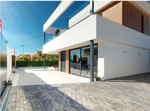 Casa De Lujo en Venta en Balcón de Finestrat , Alicante