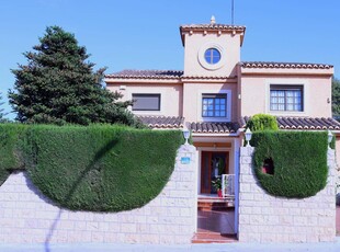 Chalet en venta en Torrent, Valencia