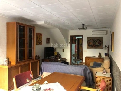 Alquiler casa adosada con 3 habitaciones con parking y aire acondicionado en Alzira