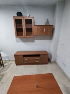 Alquiler de piso en Juan Carlos I de 1 habitación con garaje y muebles