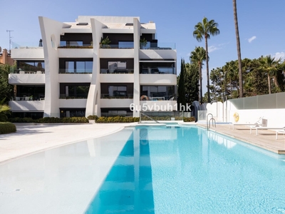 Apartamento en venta en Carib Playa, Marbella, Málaga
