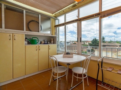 Ático en venta en calle Juan de Montejo de 2 habitaciones con terraza y piscina