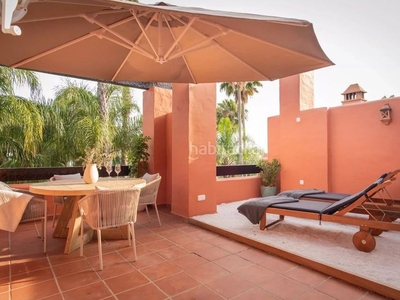 Casa con 5 habitaciones amueblada con parking, calefacción, aire acondicionado y vistas a la montaña en Marbella
