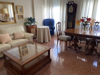 Habitaciones en C/ Flores de Lemus, Jaén Capital por 225€ al mes