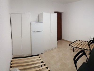 Habitaciones en C/ Rambla de Cervera, Castelló de la Plana por 270€ al mes