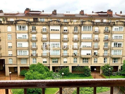 Piso en alquiler en El Antiguo de 2 habitaciones con terraza y garaje