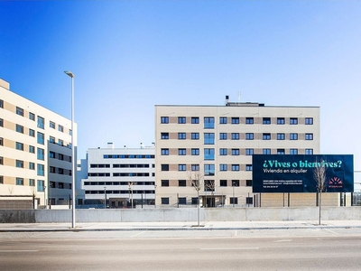 Piso en alquiler en paseo Obregón de 2 habitaciones con terraza y piscina