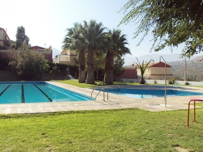 Piso en venta en Guardia de Jaén (La) de 3 habitaciones con terraza y piscina