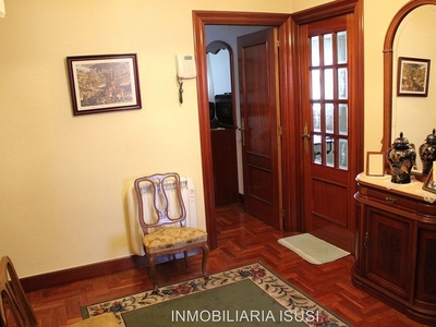 Piso en venta en Santurtzi de 2 habitaciones con calefacción