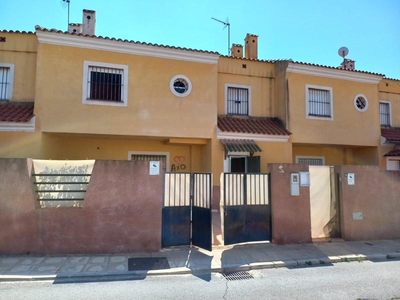 Adosado en Fuente de Piedra