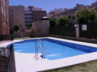 Alquiler Piso Bormujos. Piso de cuatro habitaciones Primera planta con terraza