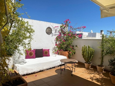 Alquiler Piso Córdoba. Piso de dos habitaciones Con terraza