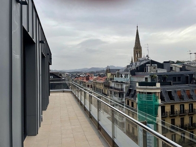 Ático en alquiler en Centro - San Sebastián-Donostia de 1 habitación con terraza y calefacción