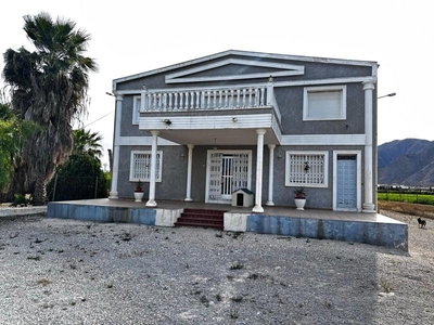 Casa con terreno en Callosa de Segura