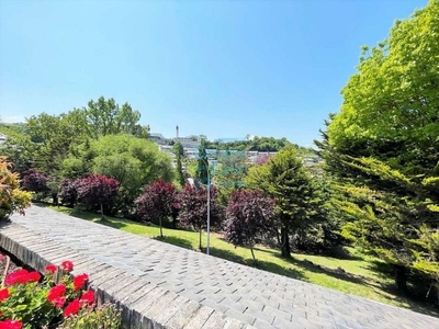 Piso en alquiler en Aiete de 5 habitaciones con terraza y garaje