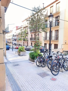 Piso en alquiler en Centro - San Sebastián-Donostia de 2 habitaciones con balcón y calefacción