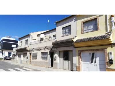 Venta Casa adosada en Calle Juventud Murcia. Buen estado con terraza 125 m²