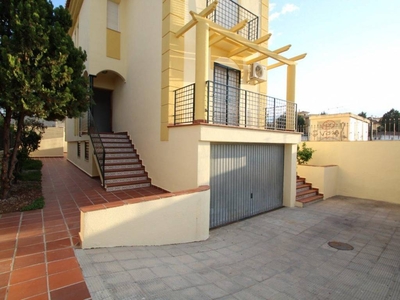 Venta Casa unifamiliar en Chorreras 4 La Zubia. Con terraza 238 m²