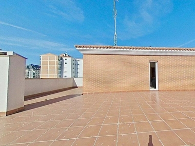 Venta de ático en calle De Churruca de 3 habitaciones con terraza y garaje