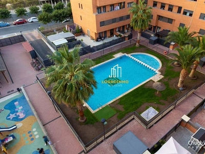 Venta de ático en Lardero de 5 habitaciones con terraza y piscina