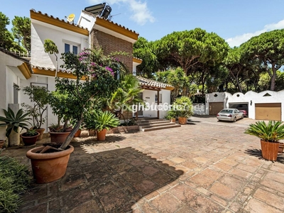 Villa pareada en venta en Sitio de Calahonda, Mijas