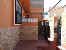 Venta Piso Melilla. Piso de cuatro habitaciones en Calle RIO NALON. Buen estado primera planta con terraza