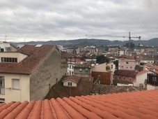 Venta Piso Ourense. Piso de cuatro habitaciones A reformar con balcón