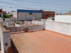 Venta Casa unifamiliar en Calle Azofairon Dos Hermanas. A reformar con terraza 119 m²