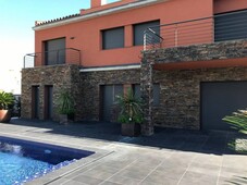 Venta Casa unifamiliar en Cap Ponent Roses. Nueva con terraza 273 m²