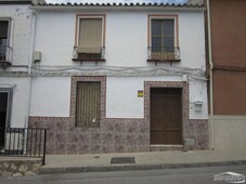 Venta Chalet en Calle Calvario Aguilar de La Frontera. Con terraza 220 m²