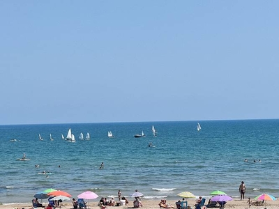 Ático frente al mar con excelentes vistas