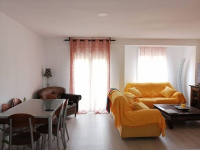 Piso en alquiler en Fátima de 2 habitaciones con muebles y balcón