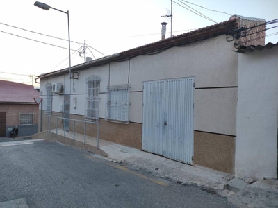 Venta Casa adosada en Calle Miravete 2 Murcia. Buen estado plaza de aparcamiento calefacción individual 220 m²