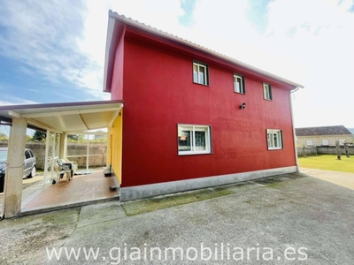 Venta Casa unifamiliar en Calle Moreira Ponteareas. Buen estado 174 m²
