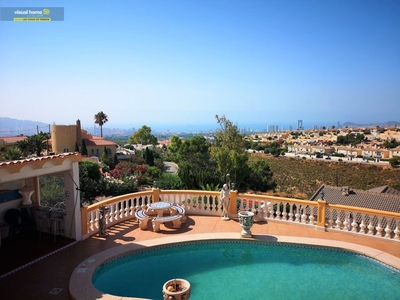 Venta de casa con piscina y terraza en La Nucia, Panorama