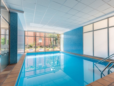 Venta de piso con piscina y terraza en Benidorm, Levante